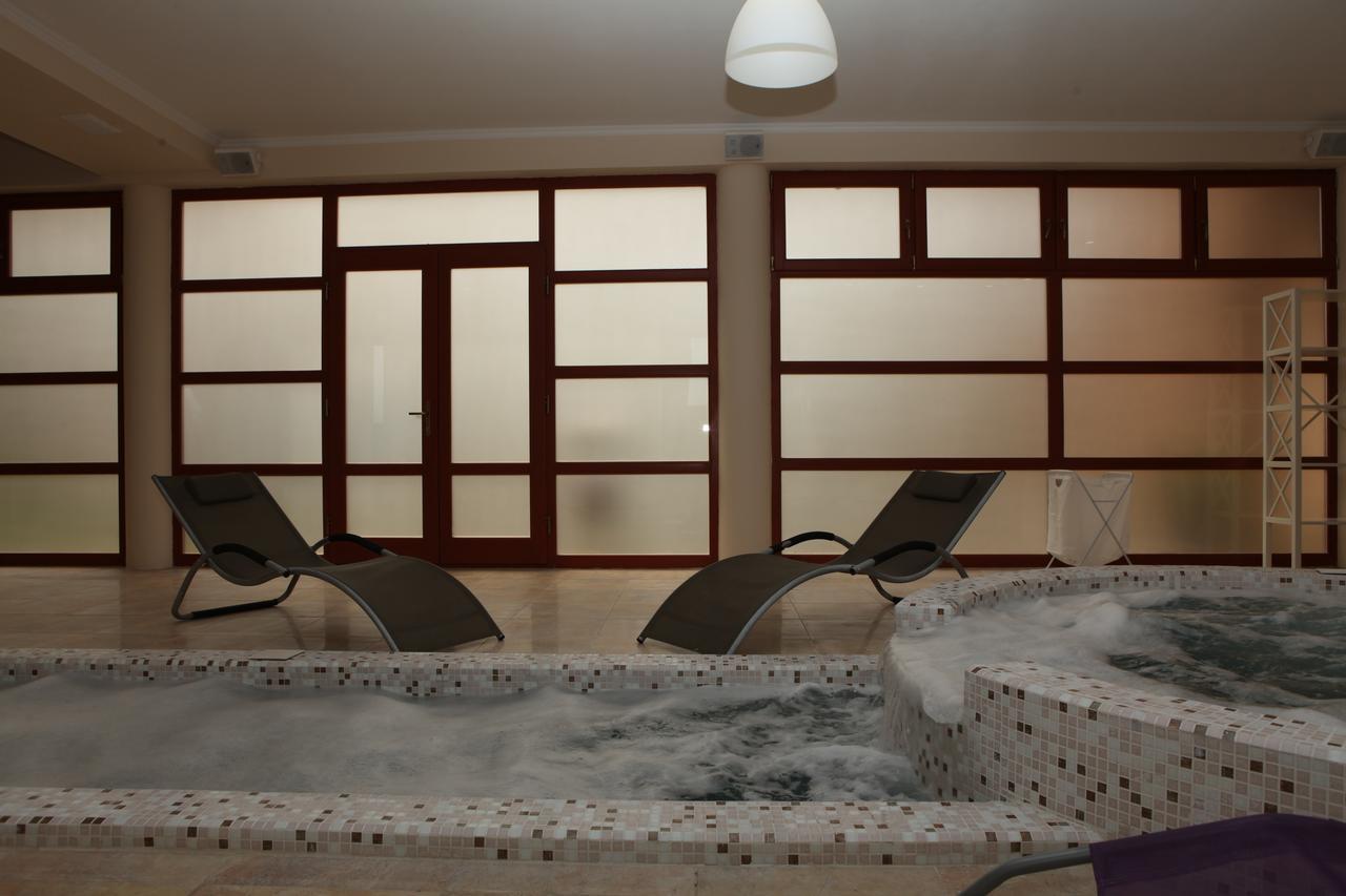 Publo Spa Hotel Vyshkove Eksteriør bilde